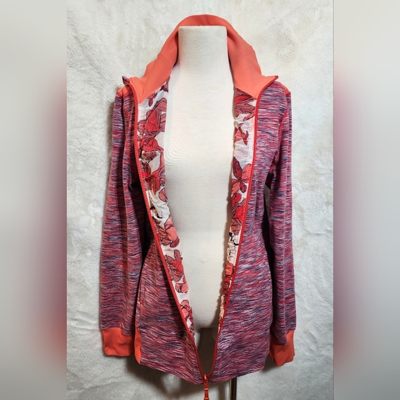 Lululemon reversible jacket.  Floral/stripes.  Size 6 - Picture 7 of 17